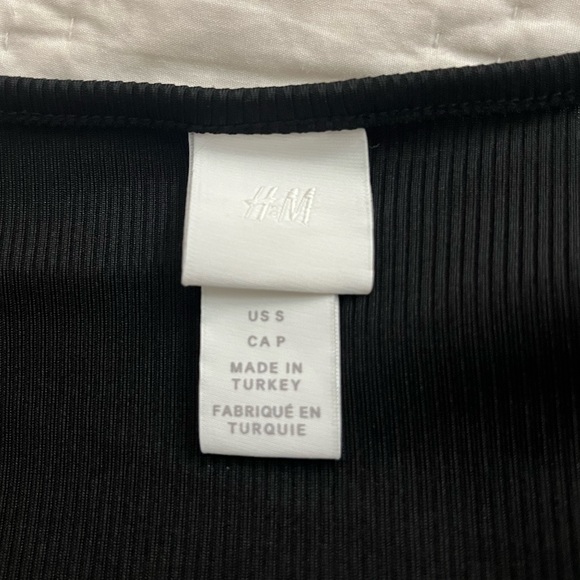 H&M - Picture 3 of 3